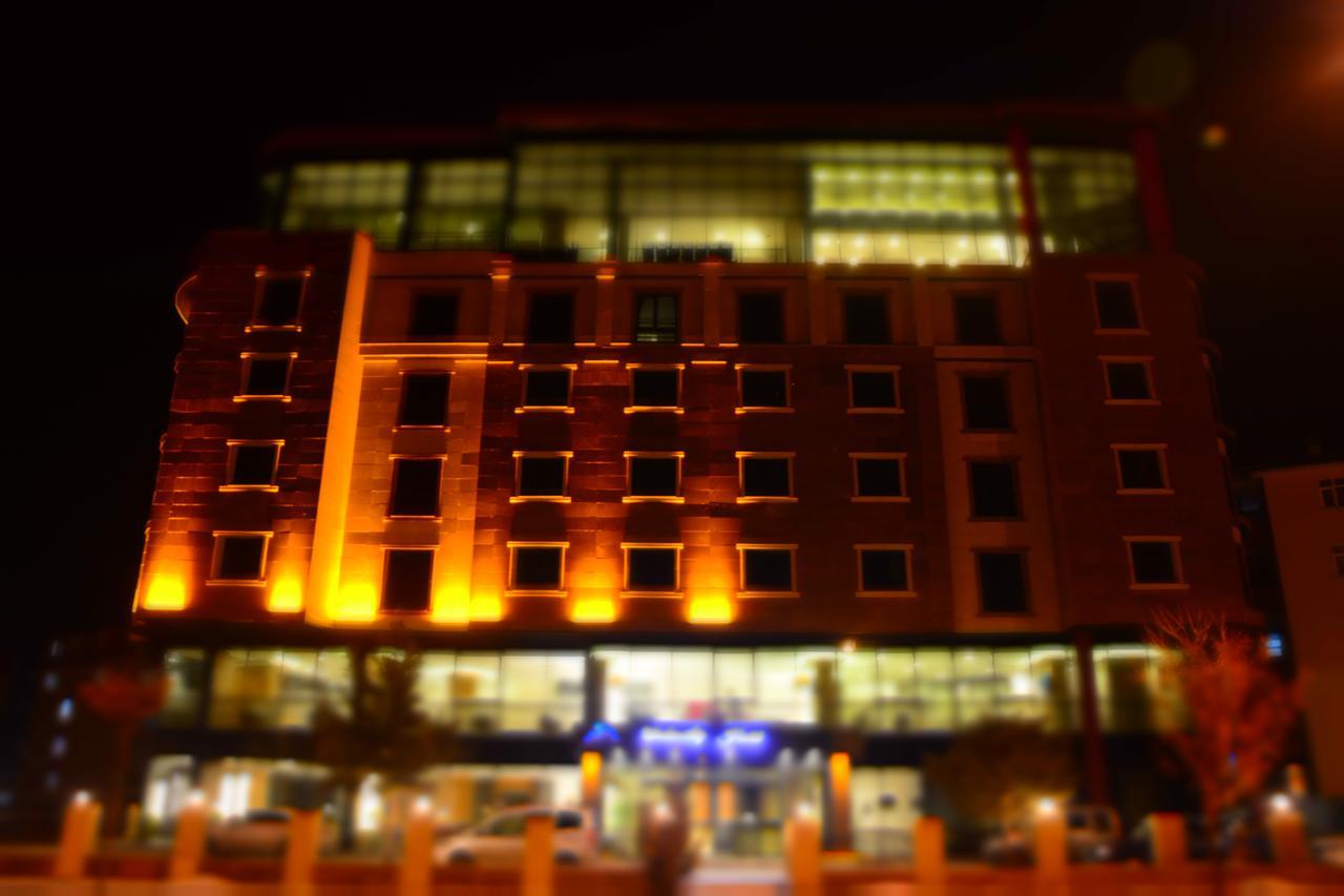 Winter City Hotel Карс Экстерьер фото